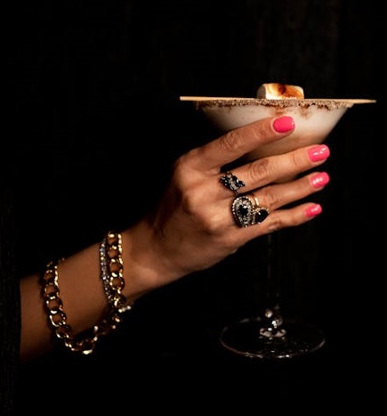 Chrome & Metallic Nails