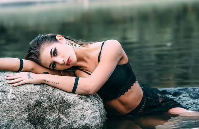 Acrylic & Gel Extensions with lady